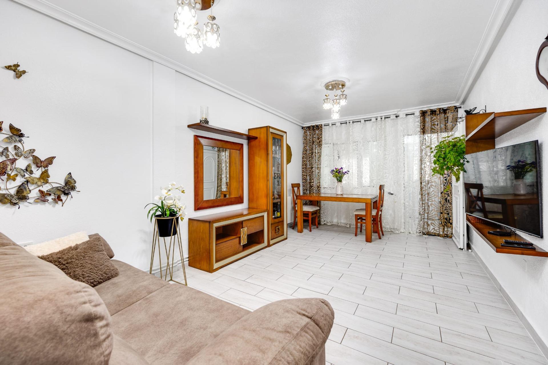 For sale - 3 Bedroom 1 Bathroom Town House in Torrevieja - Calas Blanca  - Alicante