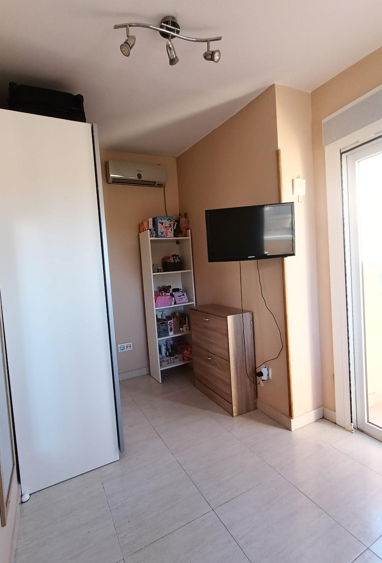 For sale - 4 Bedroom 1 Bathroom Town House in Torrevieja - Torretas  - Alicante