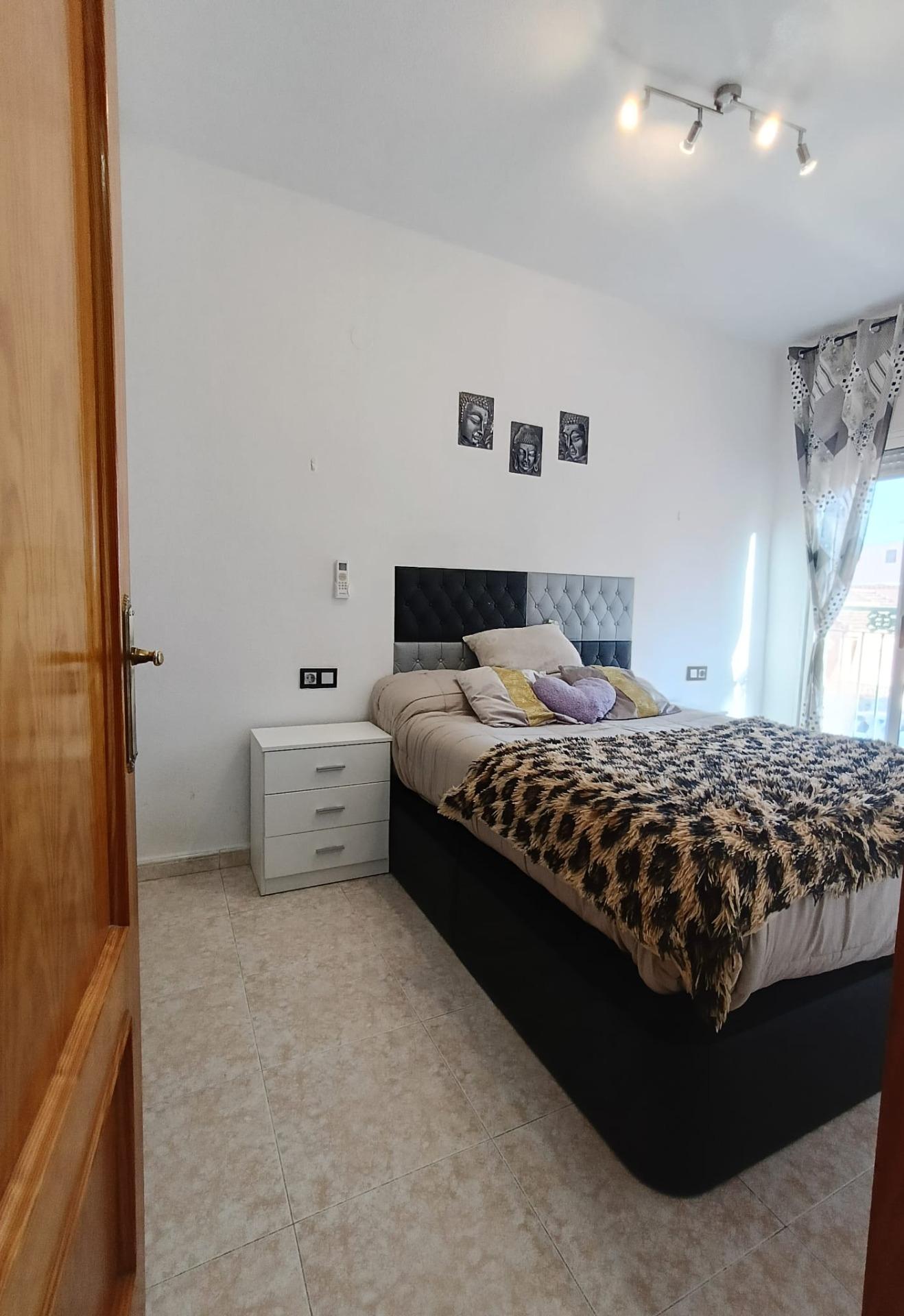 For sale - 4 Bedroom 1 Bathroom Town House in Torrevieja - Torretas  - Alicante