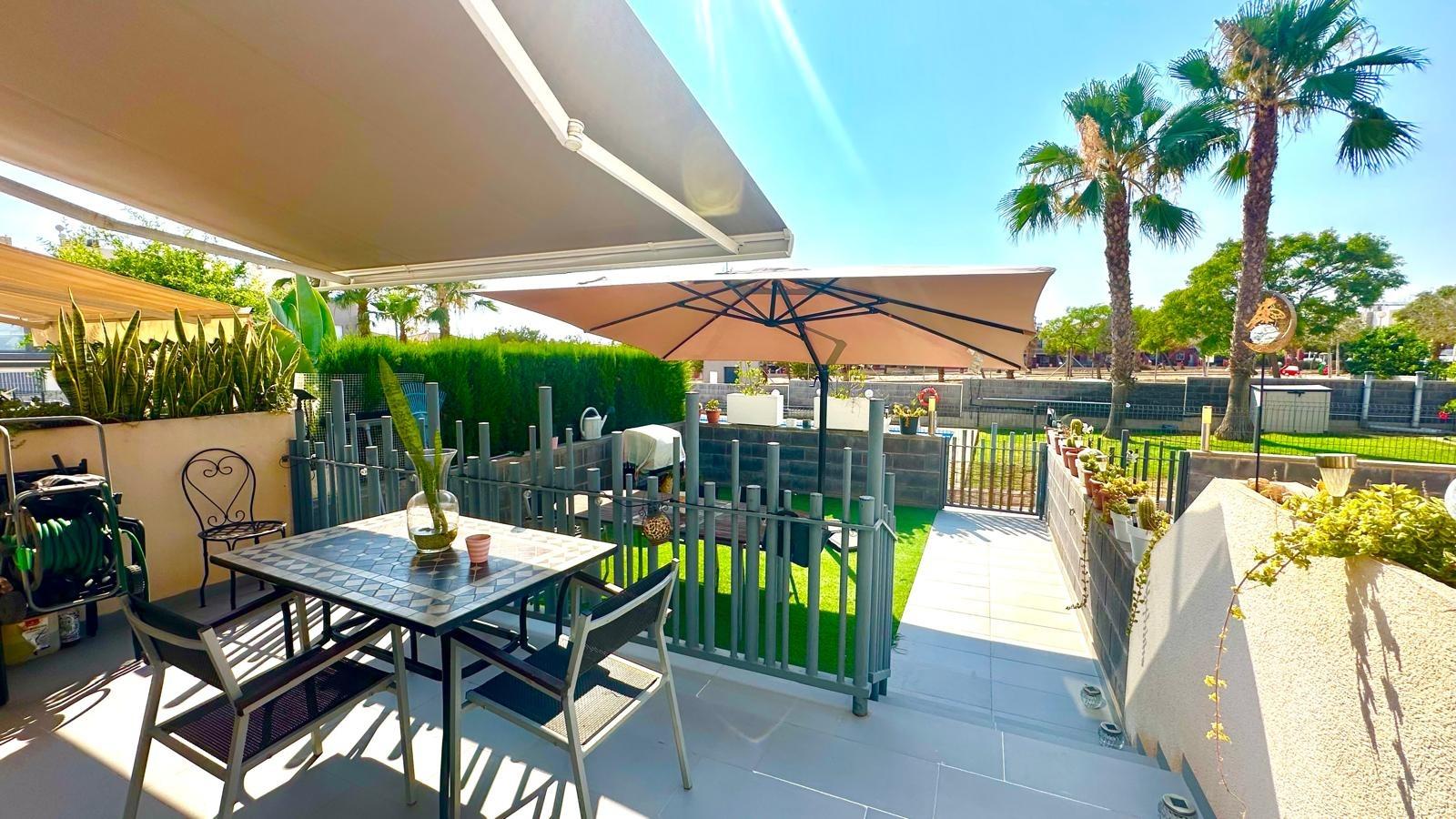 For sale - 2 Bedroom 1 Bathroom Town House in Torrevieja - aguas nuevas  - Alicante