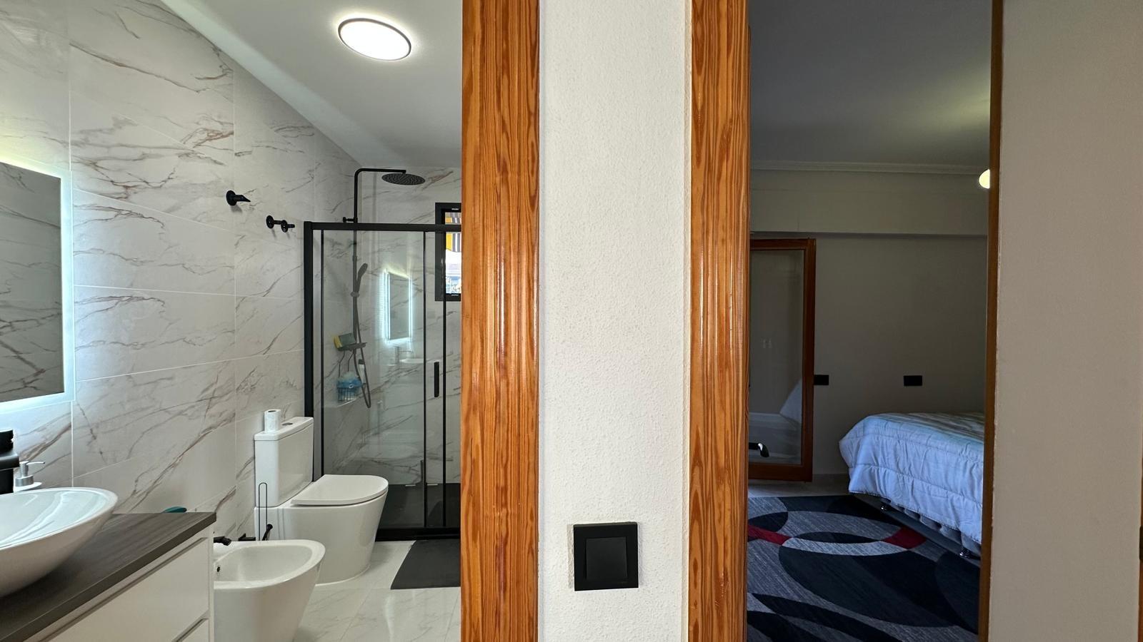 For sale - 2 Bedroom 1 Bathroom Apartment in Torrevieja - Centro  - Alicante
