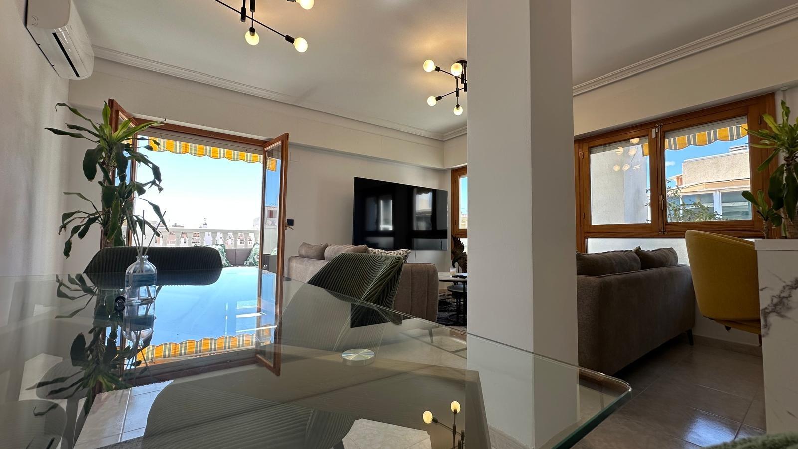 For sale - 2 Bedroom 1 Bathroom Apartment in Torrevieja - Centro  - Alicante