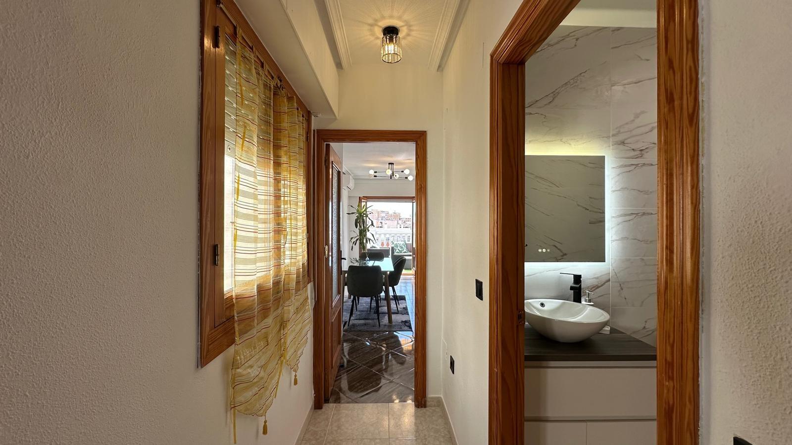 For sale - 2 Bedroom 1 Bathroom Apartment in Torrevieja - Centro  - Alicante