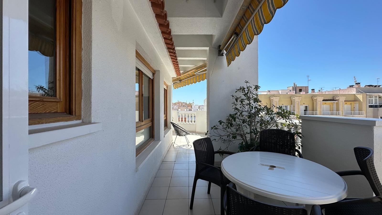 For sale - 2 Bedroom 1 Bathroom Apartment in Torrevieja - Centro  - Alicante