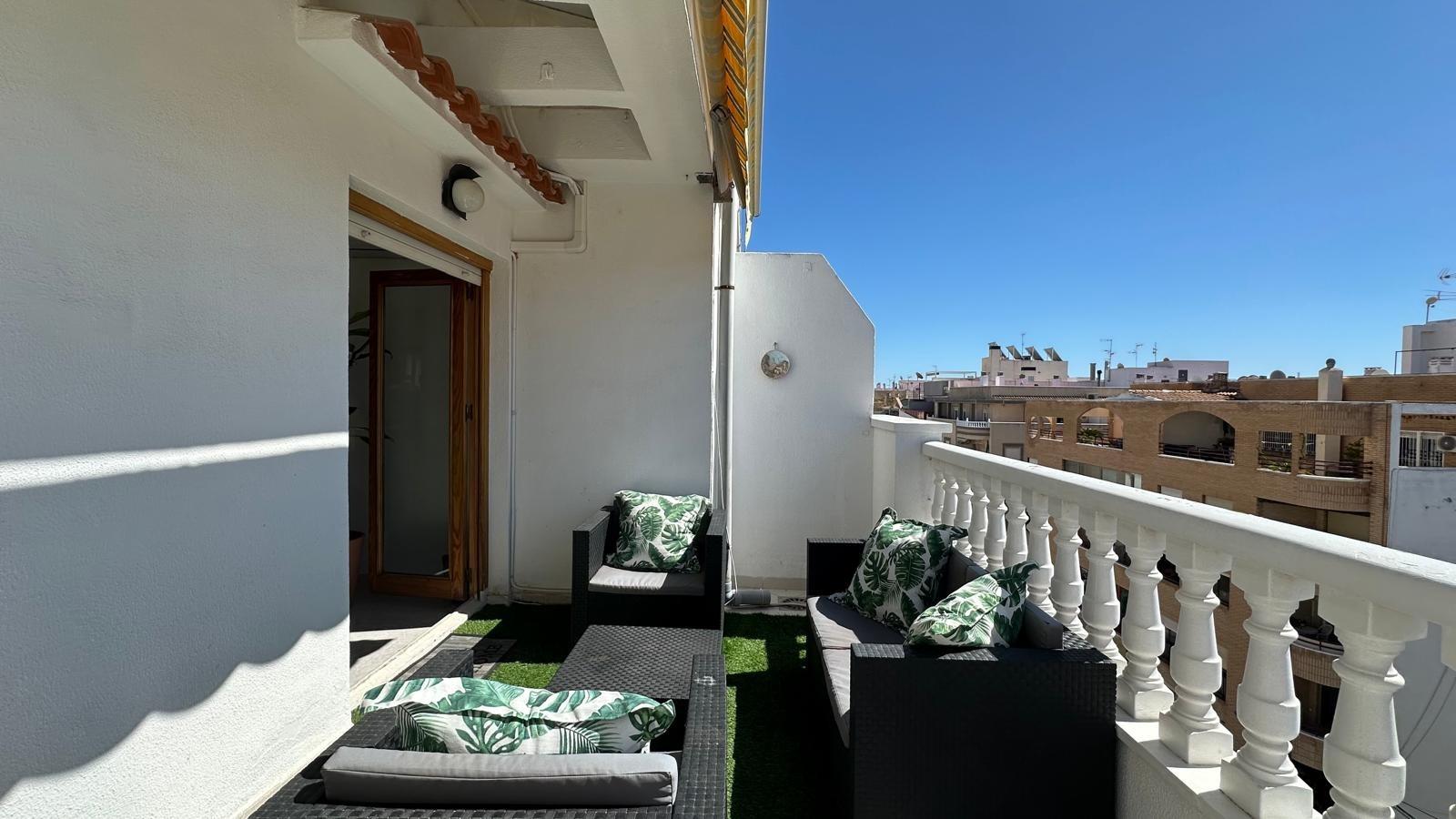 For sale - 2 Bedroom 1 Bathroom Apartment in Torrevieja - Centro  - Alicante