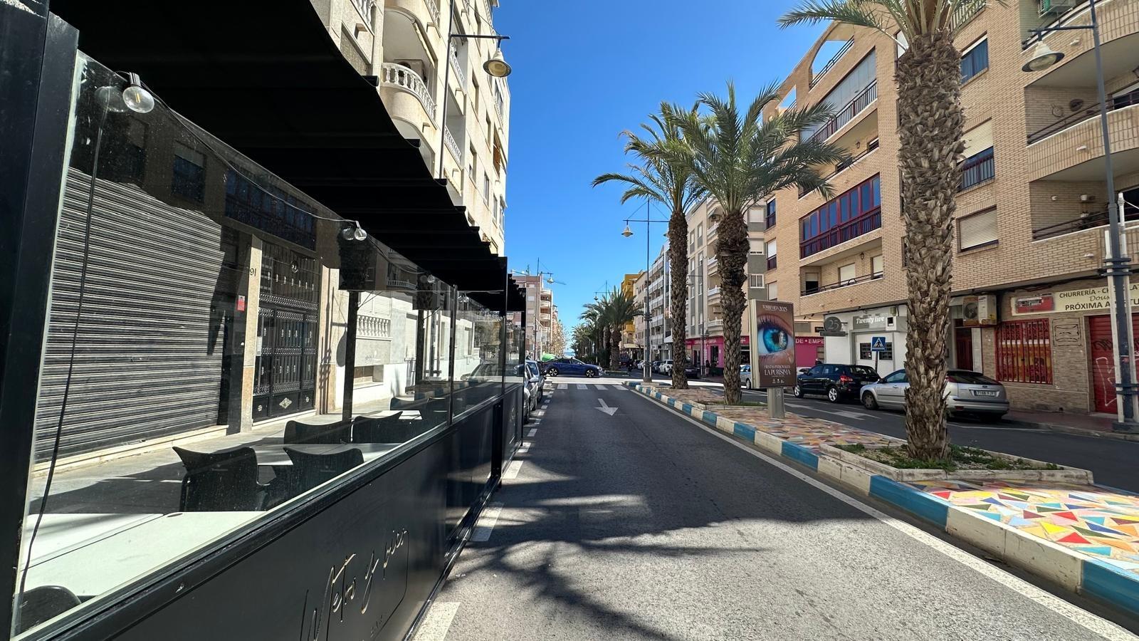 For sale - 2 Bedroom 1 Bathroom Apartment in Torrevieja - Centro  - Alicante