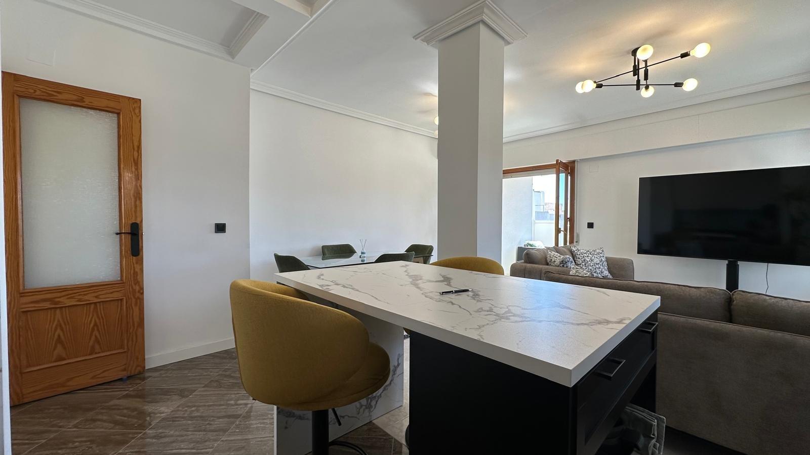 For sale - 2 Bedroom 1 Bathroom Apartment in Torrevieja - Centro  - Alicante