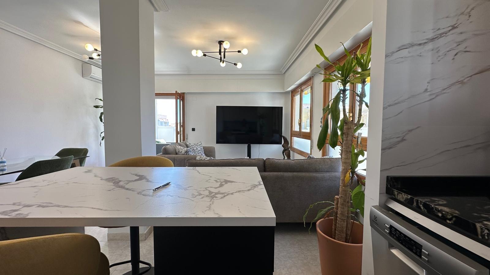 For sale - 2 Bedroom 1 Bathroom Apartment in Torrevieja - Centro  - Alicante