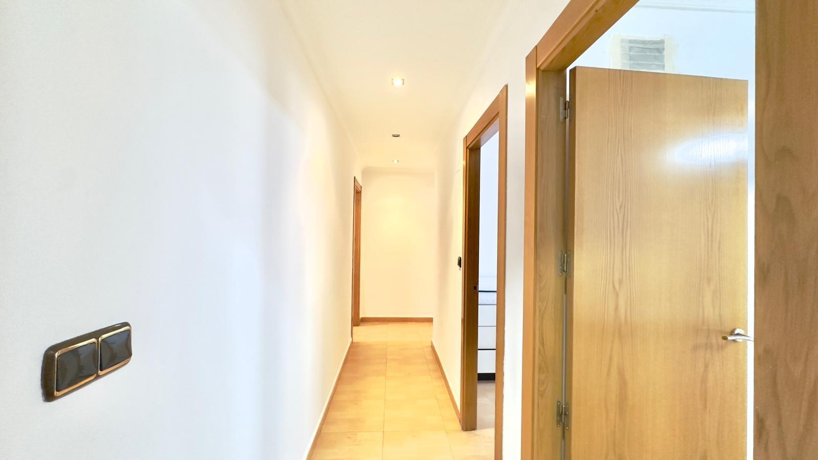 For sale - 3 Bedroom 1 Bathroom Apartment in Torrevieja - Centro  - Alicante