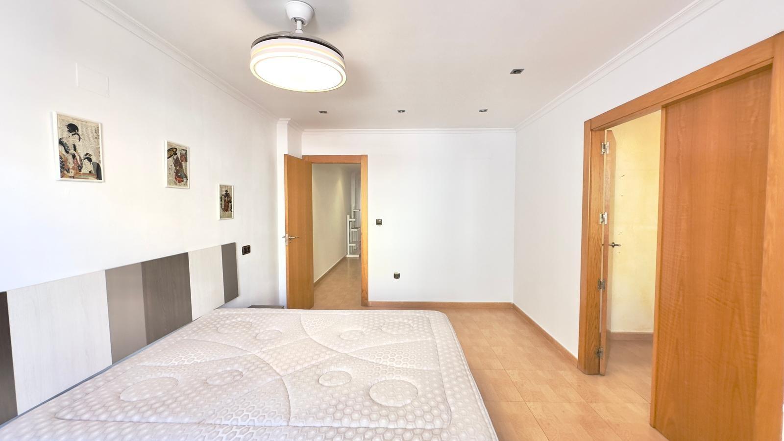 For sale - 3 Bedroom 1 Bathroom Apartment in Torrevieja - Centro  - Alicante