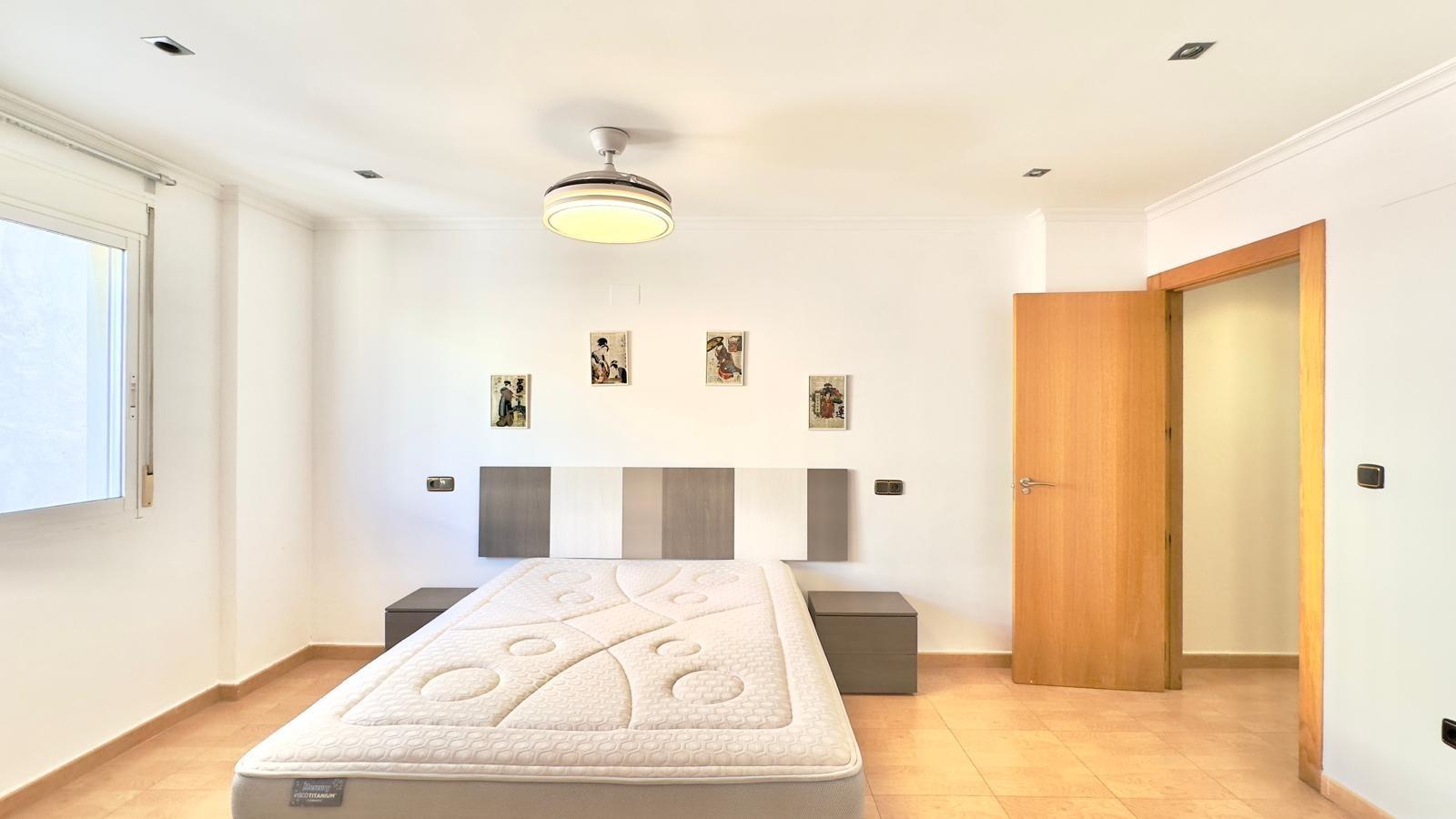 For sale - 3 Bedroom 1 Bathroom Apartment in Torrevieja - Centro  - Alicante