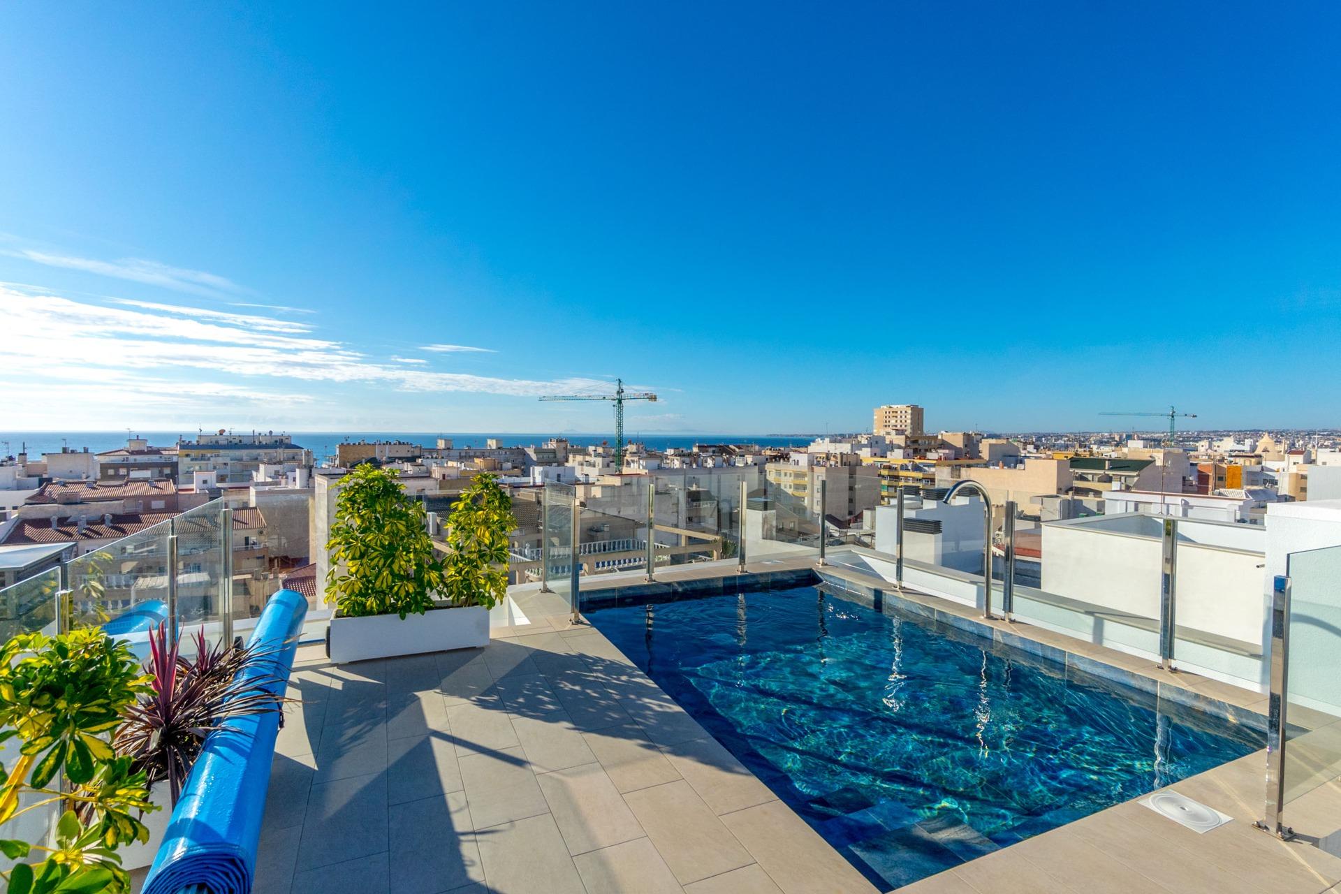 For sale - 2 Bedroom 2 Bathroom Apartment in Torrevieja - Playa Del Cura  - Alicante