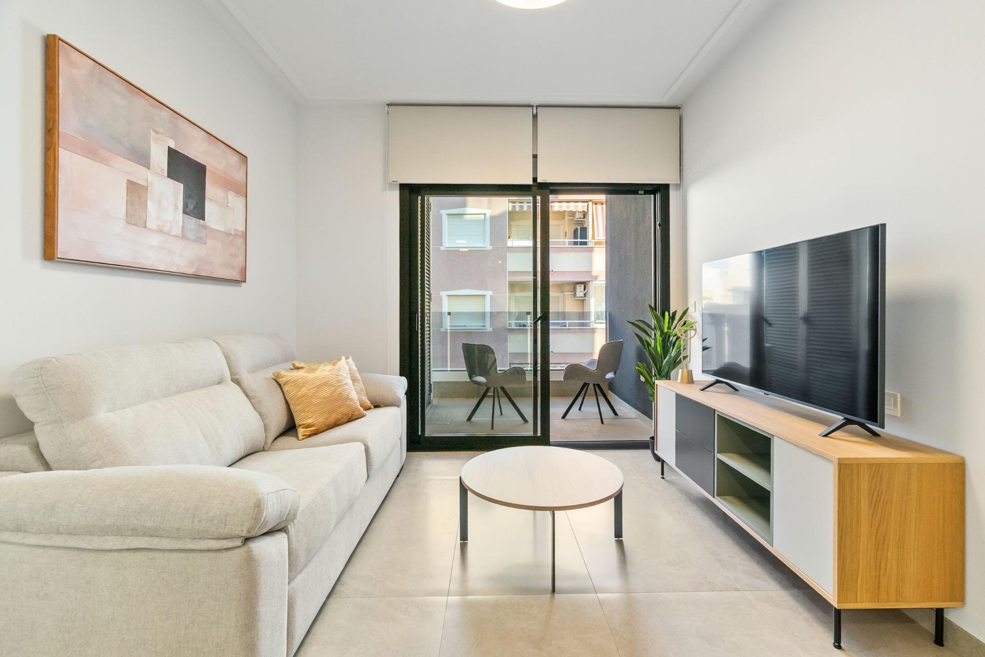 For sale - 2 Bedroom 2 Bathroom Apartment in Torrevieja - Playa Del Cura  - Alicante