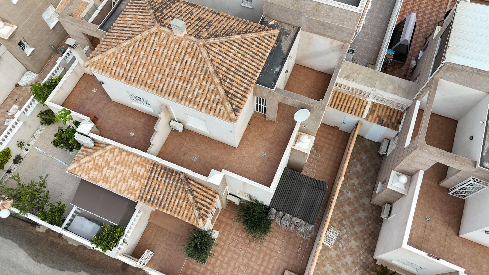 For sale - 3 Bedroom 2 Bathroom Quad House in Torrevieja - aguas nuevas  - Alicante