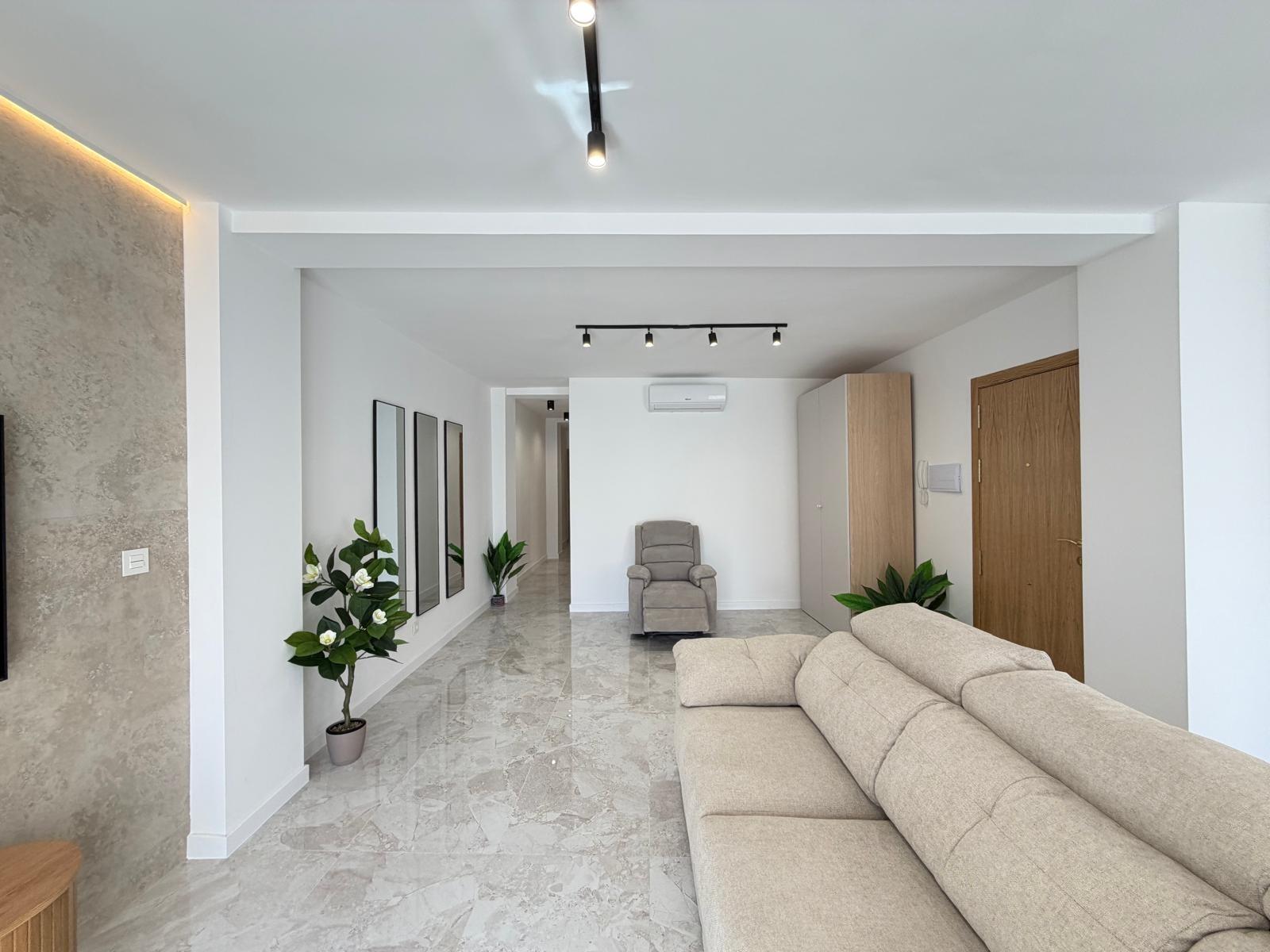 For sale - 3 Bedroom 1 Bathroom Penthouse in Torrevieja - Estacion De Autobuses  - Alicante