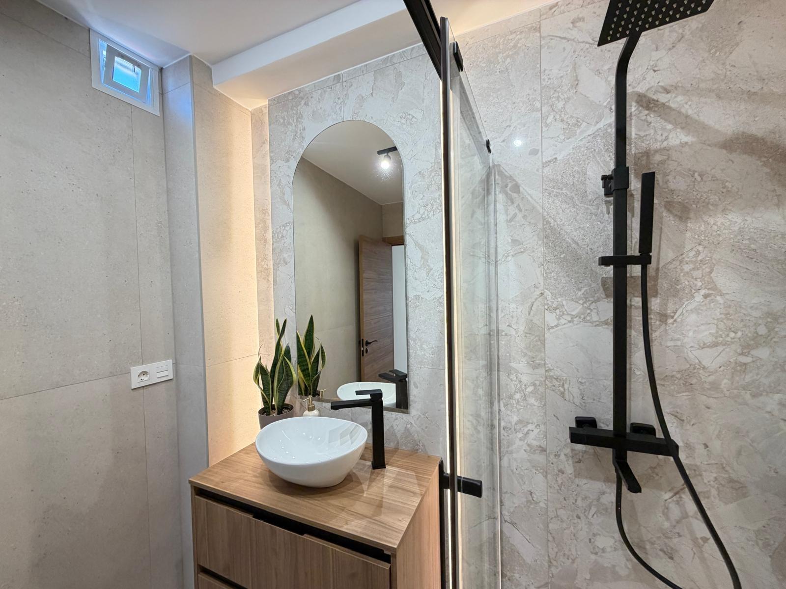 For sale - 3 Bedroom 1 Bathroom Penthouse in Torrevieja - Estacion De Autobuses  - Alicante