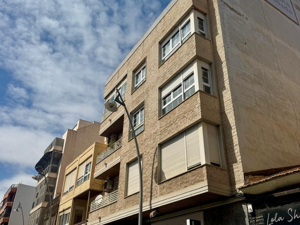5 Bedroom 2 Bathroom Apartment in Torrevieja
