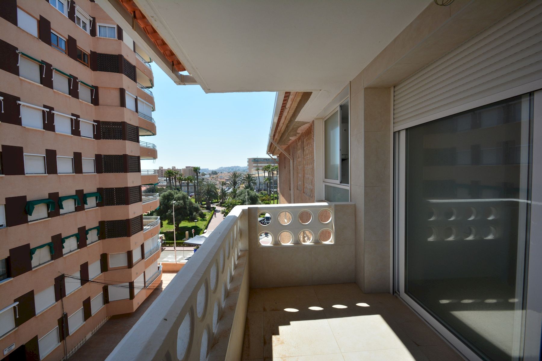 For sale - 3 Bedroom 1 Bathroom Apartment in Torrevieja - Costa Blanca  - Alicante