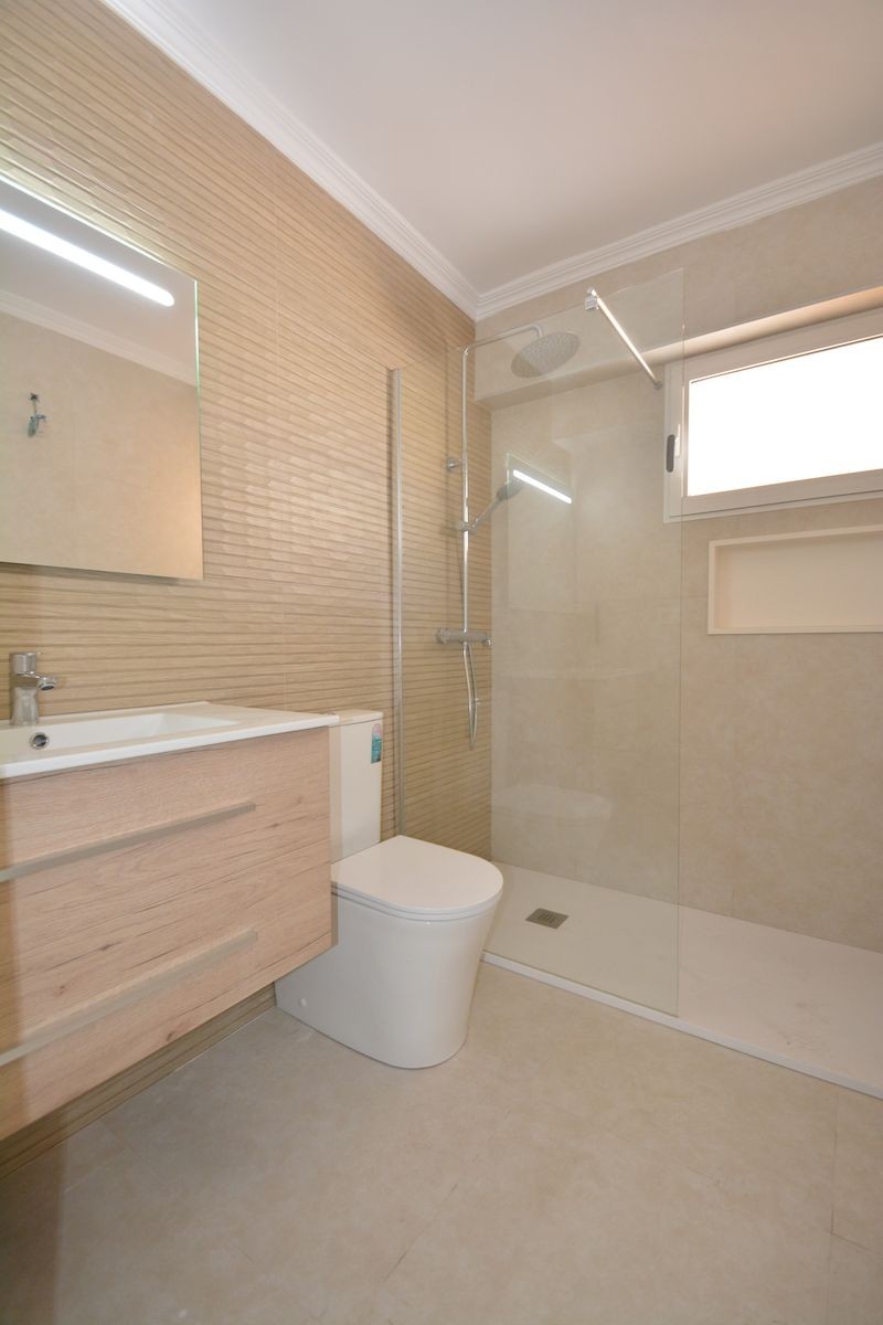 For sale - 3 Bedroom 1 Bathroom Apartment in Torrevieja - Costa Blanca  - Alicante
