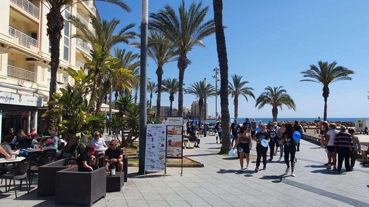 For sale - 3 Bedroom 2 Bathroom Apartment in Torrevieja - Playa De Los Locos  - Alicante