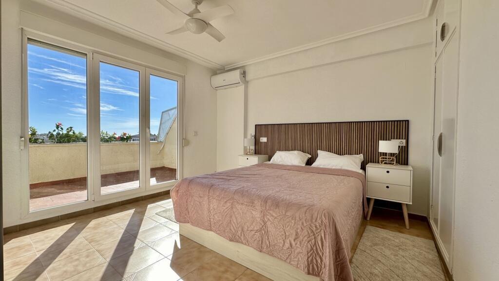 For sale - 2 Bedroom 2 Bathroom Penthouse in Torrevieja - Punta Prima  - Alicante