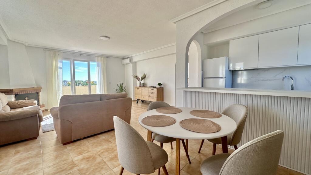 For sale - 2 Bedroom 2 Bathroom Penthouse in Torrevieja - Punta Prima  - Alicante