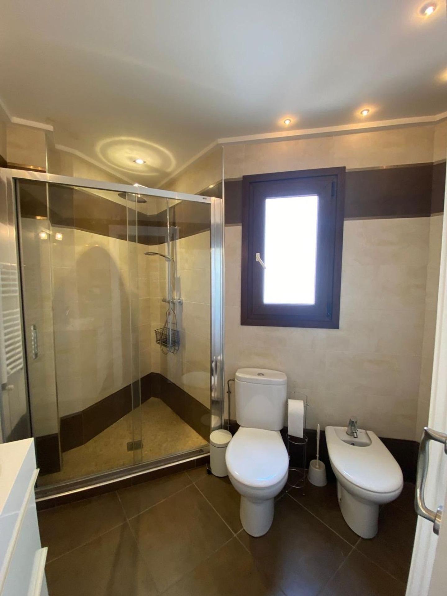 For sale - 5 Bedroom 5 Bathroom Villa in Torrevieja - Centro - Muelle Pesquero  - Alicante