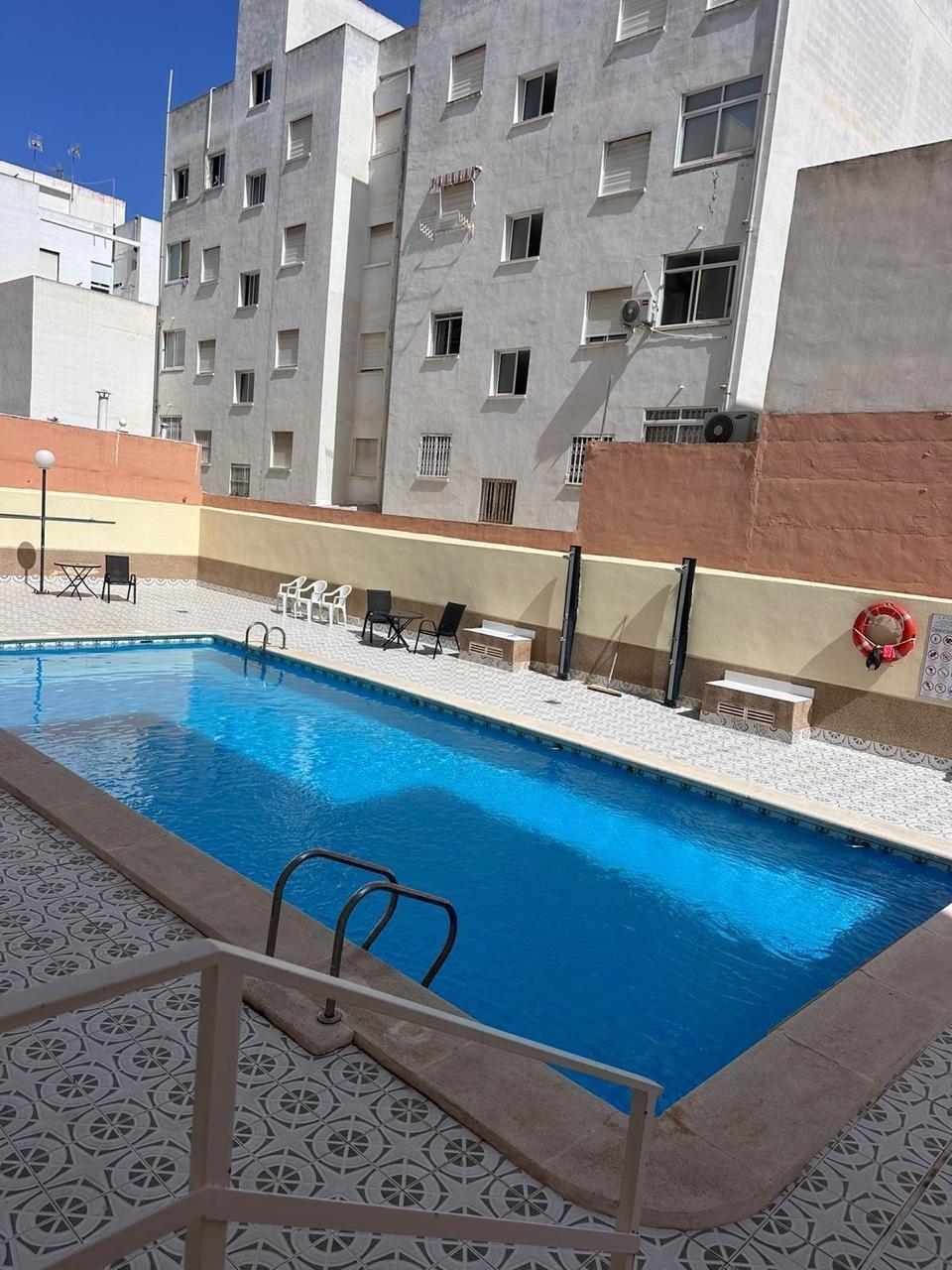 For sale - 2 Bedroom 1 Bathroom Apartment in Torrevieja - Playa Del Cura  - Alicante