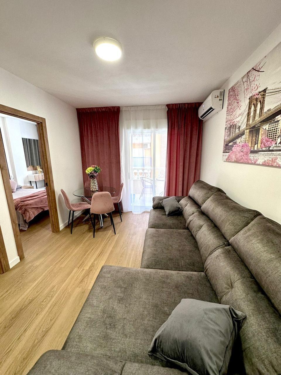 For sale - 2 Bedroom 1 Bathroom Apartment in Torrevieja - Playa Del Cura  - Alicante