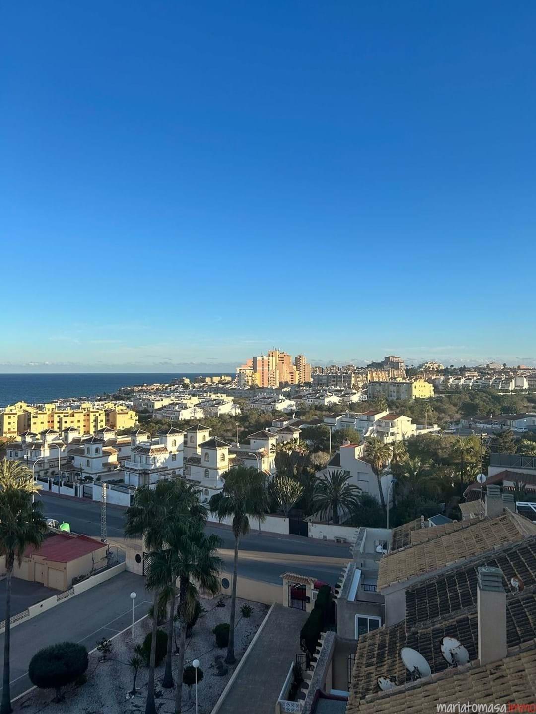 For sale - 2 Bedroom 1 Bathroom Penthouse in Torrevieja - Torreblanca  - Alicante