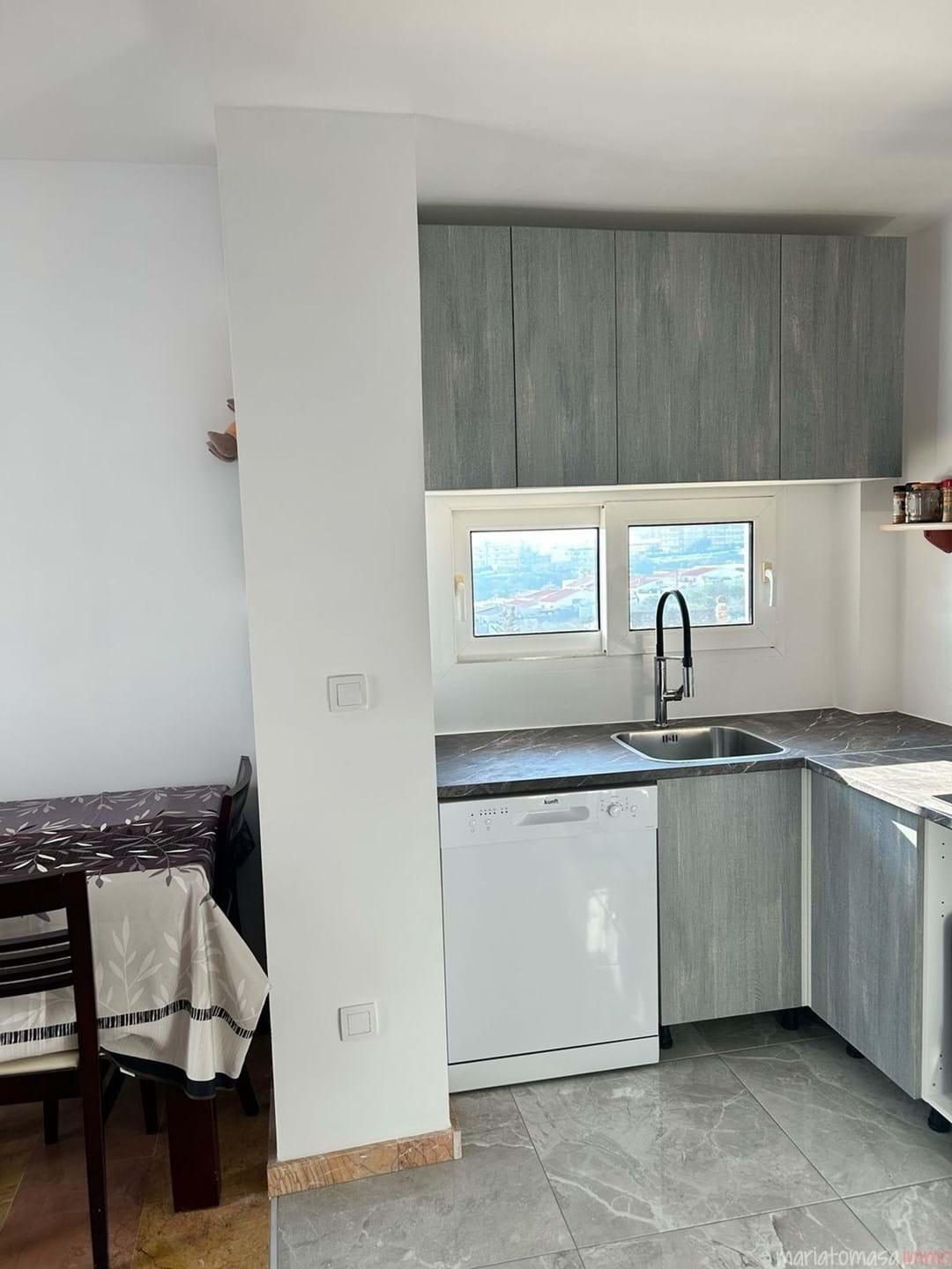 For sale - 2 Bedroom 1 Bathroom Penthouse in Torrevieja - Torreblanca  - Alicante