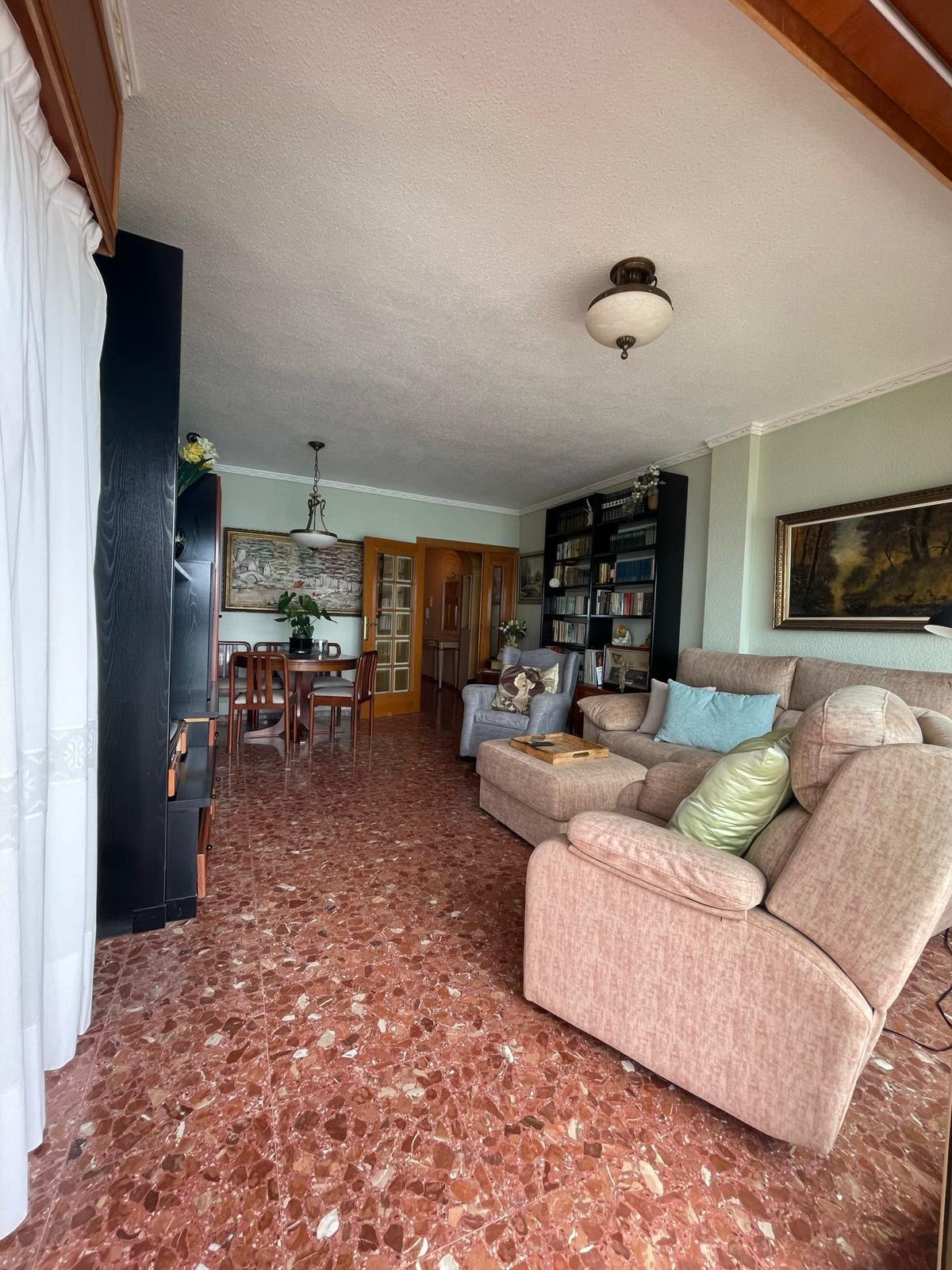 For sale - 4 Bedroom 3 Bathroom Apartment in Torrevieja - Las Piscinas Naturales  - Alicante