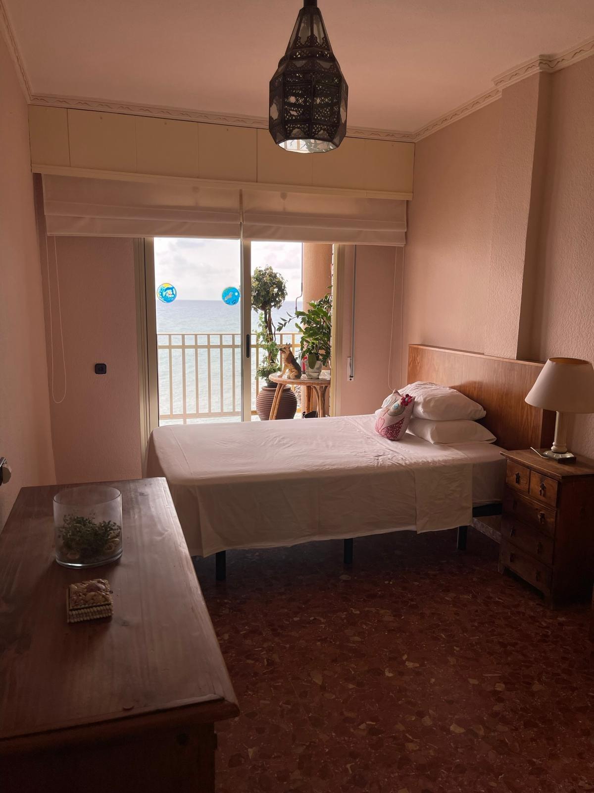 For sale - 4 Bedroom 3 Bathroom Apartment in Torrevieja - Las Piscinas Naturales  - Alicante
