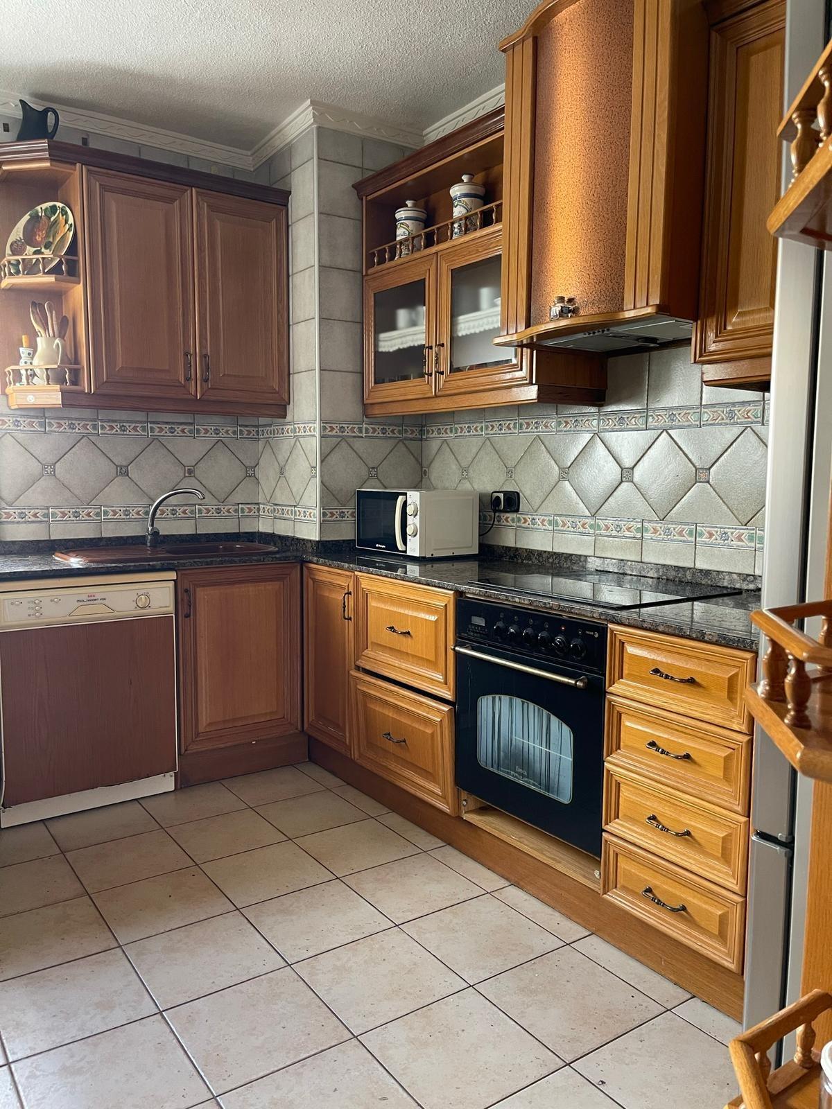 For sale - 4 Bedroom 3 Bathroom Apartment in Torrevieja - Las Piscinas Naturales  - Alicante