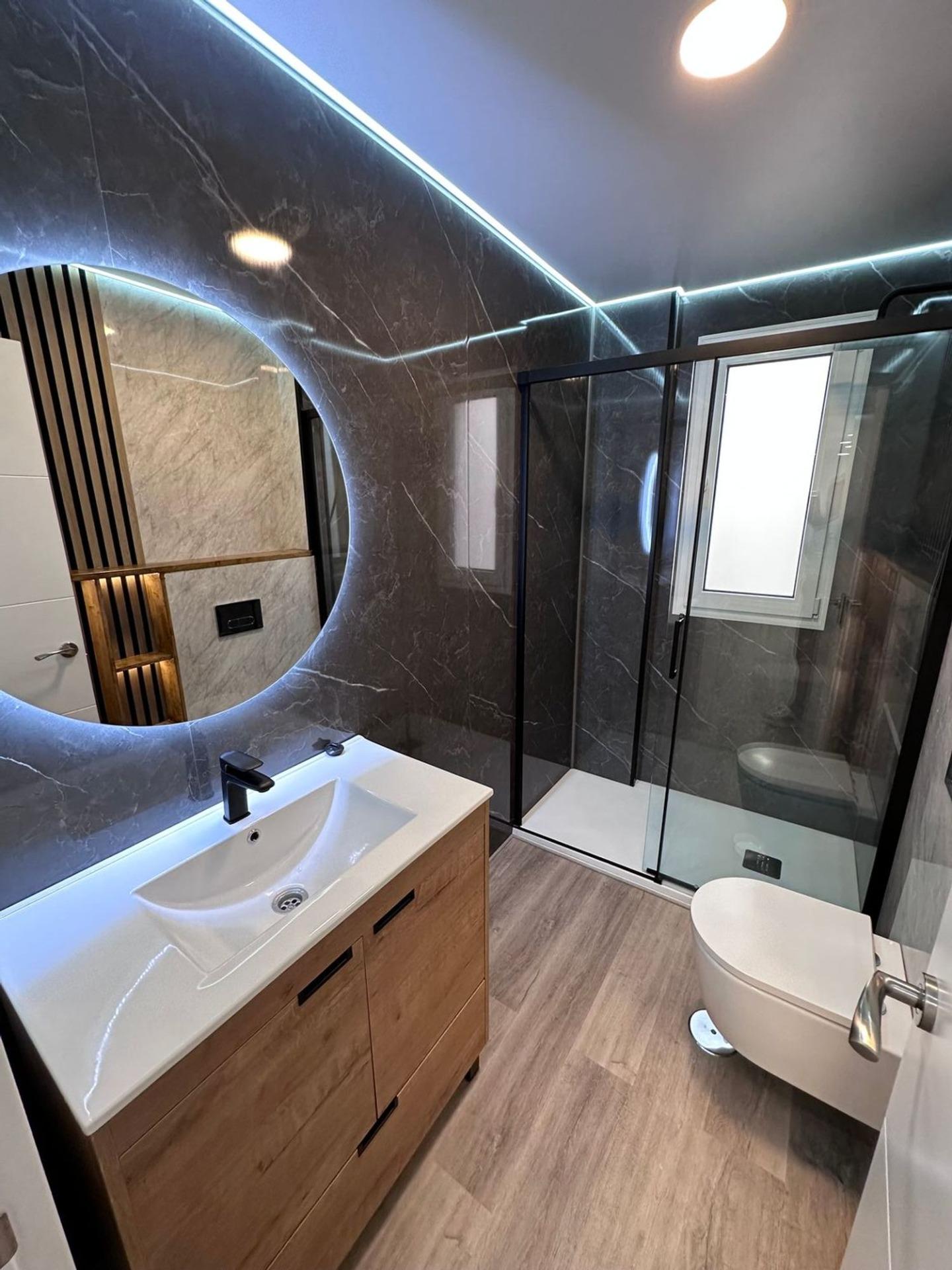 For sale - 3 Bedroom 1 Bathroom Apartment in Torrevieja - Estacion De Autobuses  - Alicante