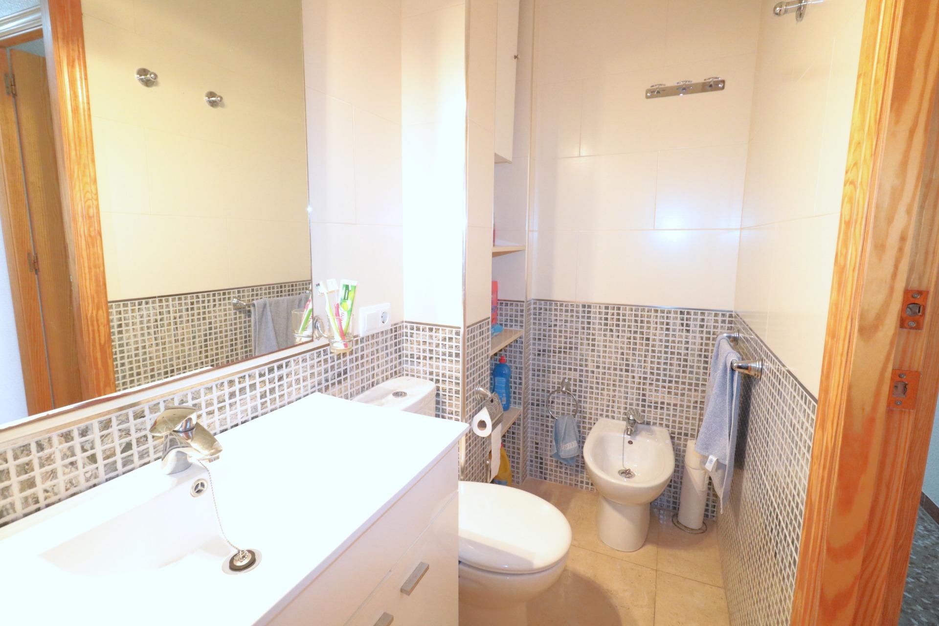 For sale - 3 Bedroom 1 Bathroom Apartment in Torrevieja - Acequion  - Alicante