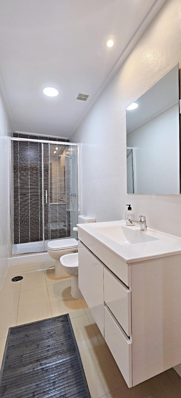 For sale - 3 Bedroom 2 Bathroom Apartment in Torrevieja - Estacion De Autobuses  - Alicante
