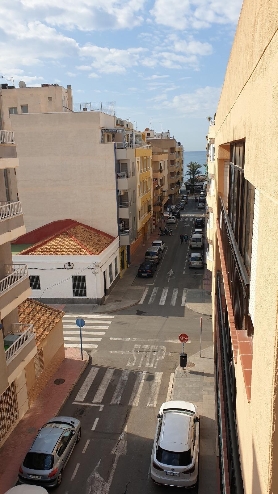 For sale - 3 Bedroom 2 Bathroom Apartment in Torrevieja - Estacion De Autobuses  - Alicante