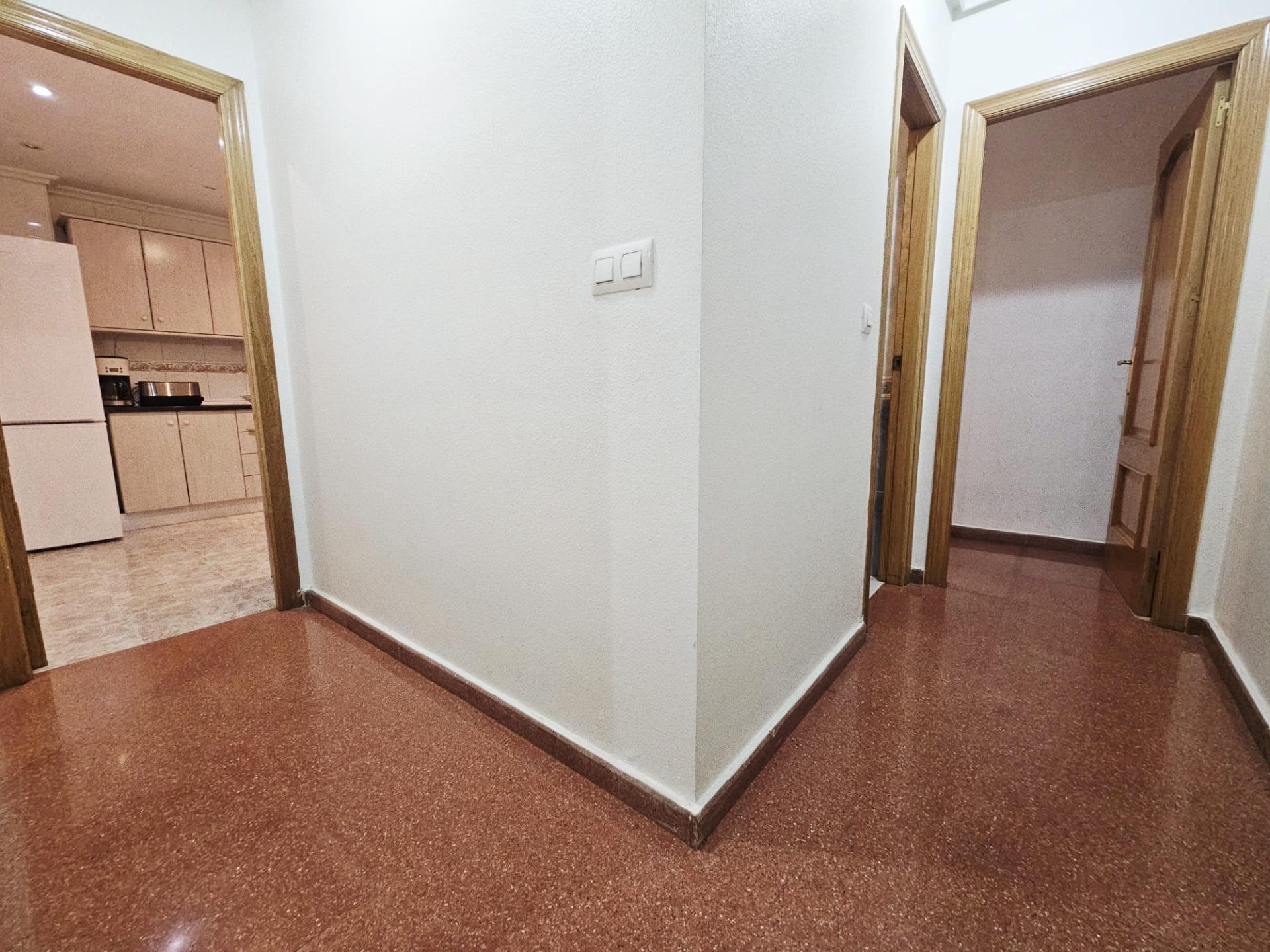 For sale - 3 Bedroom 2 Bathroom Apartment in Torrevieja - Estacion De Autobuses  - Alicante