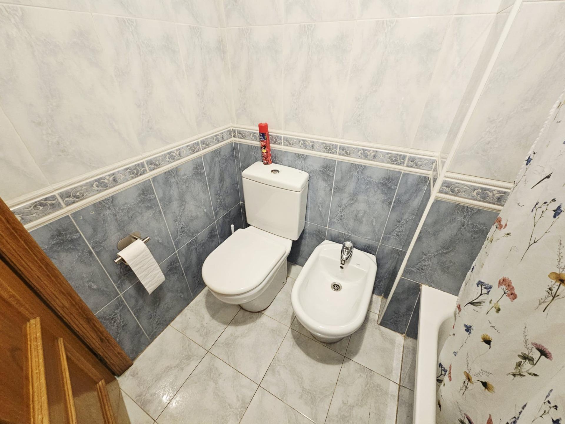 For sale - 3 Bedroom 2 Bathroom Apartment in Torrevieja - Estacion De Autobuses  - Alicante