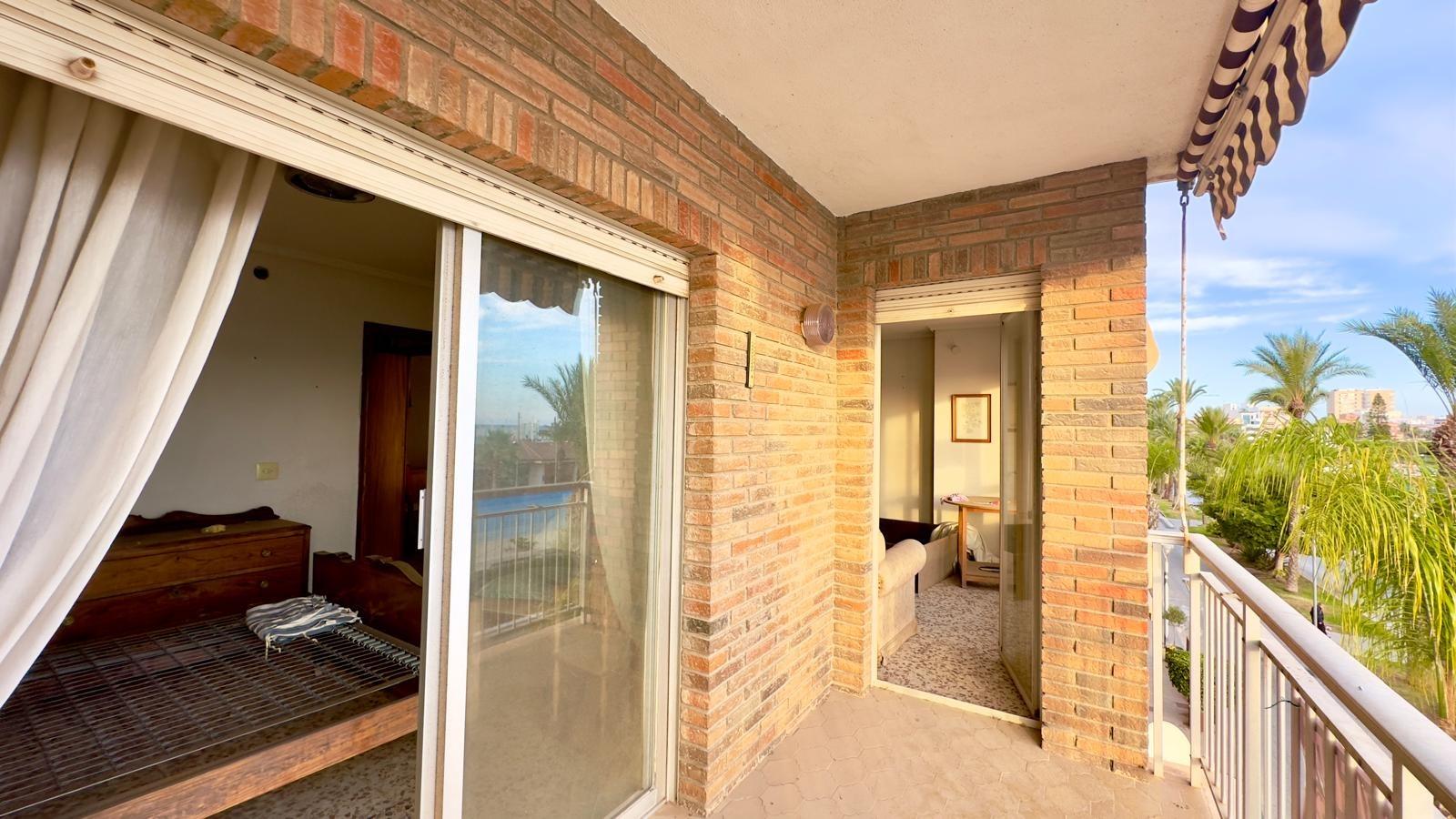 For sale - 4 Bedroom 2 Bathroom Apartment in Torrevieja - Torrevieja  - Alicante