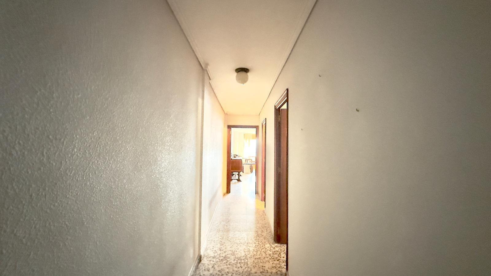 For sale - 4 Bedroom 2 Bathroom Apartment in Torrevieja - Torrevieja  - Alicante