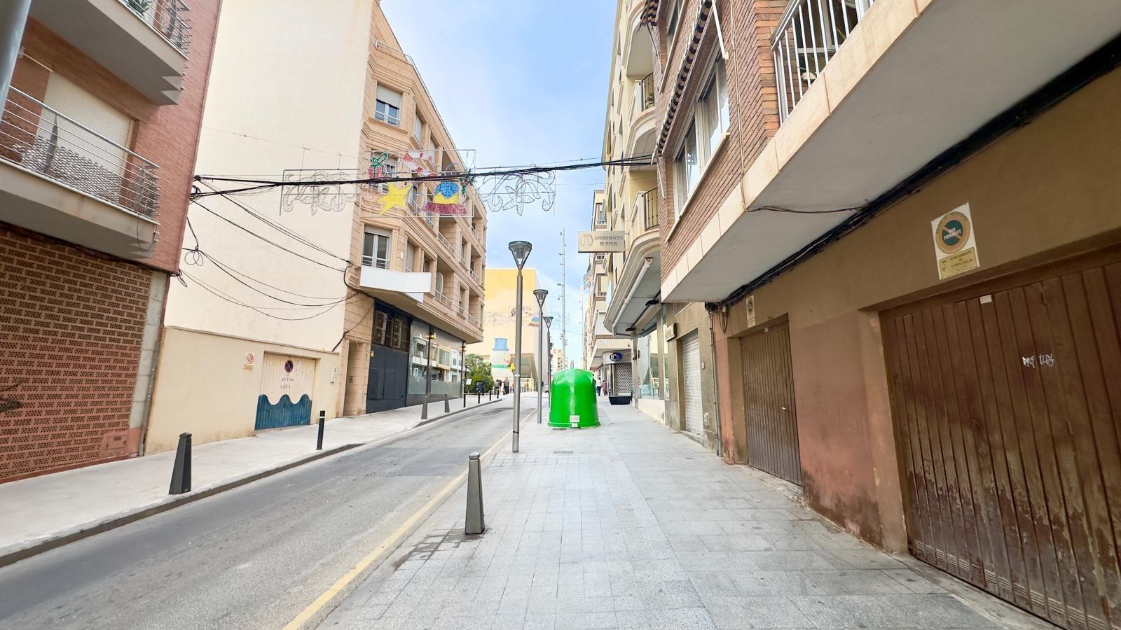 For sale - 4 Bedroom 2 Bathroom Apartment in Torrevieja - Torrevieja  - Alicante