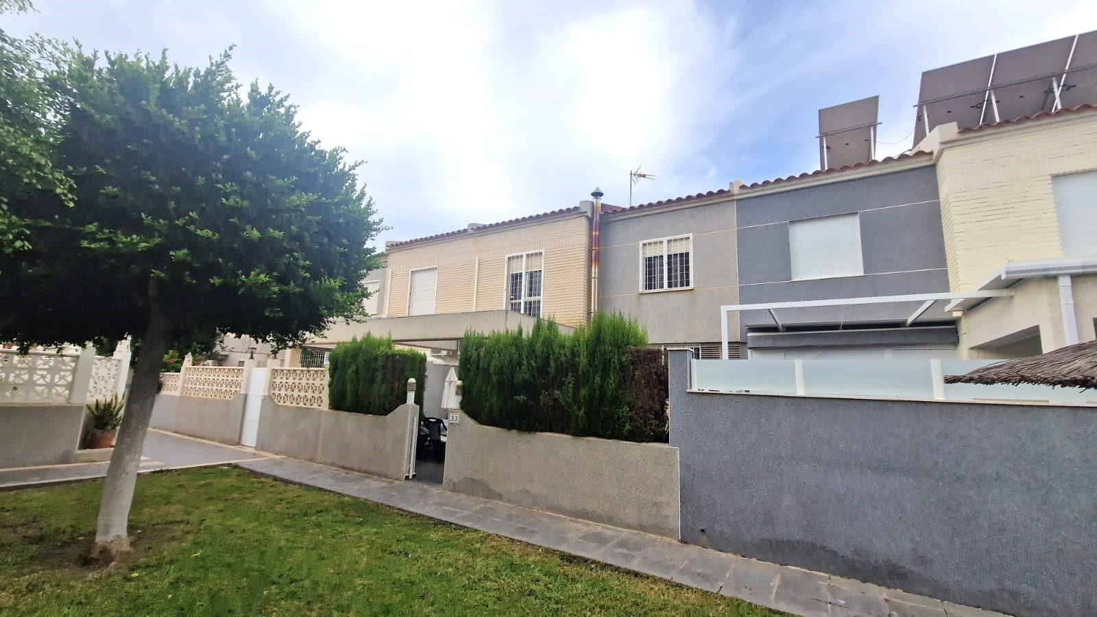 For sale - 3 Bedroom 2 Bathroom Town House in Torrevieja - Torreblanca  - Alicante