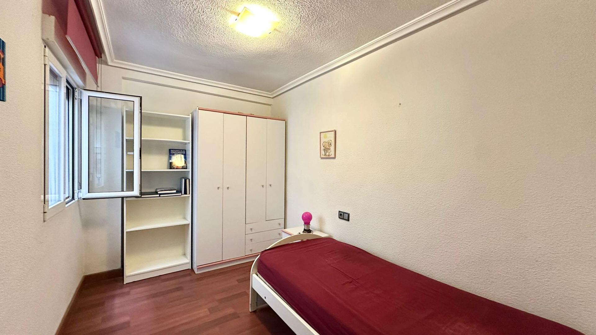 For sale - 3 Bedroom 1 Bathroom Apartment in Torrevieja - Acequion  - Alicante