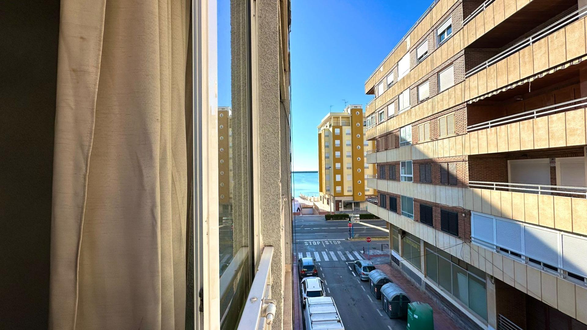 For sale - 3 Bedroom 1 Bathroom Apartment in Torrevieja - Acequion  - Alicante