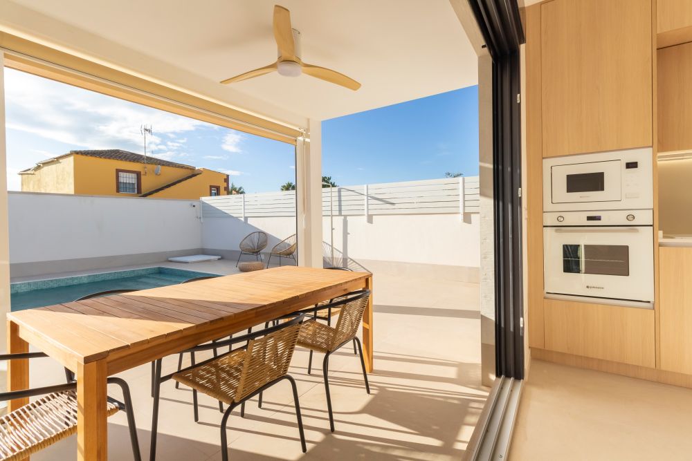 For sale - 3 Bedroom 2 Bathroom Villa in Torrevieja - Costa Blanca  - Alicante