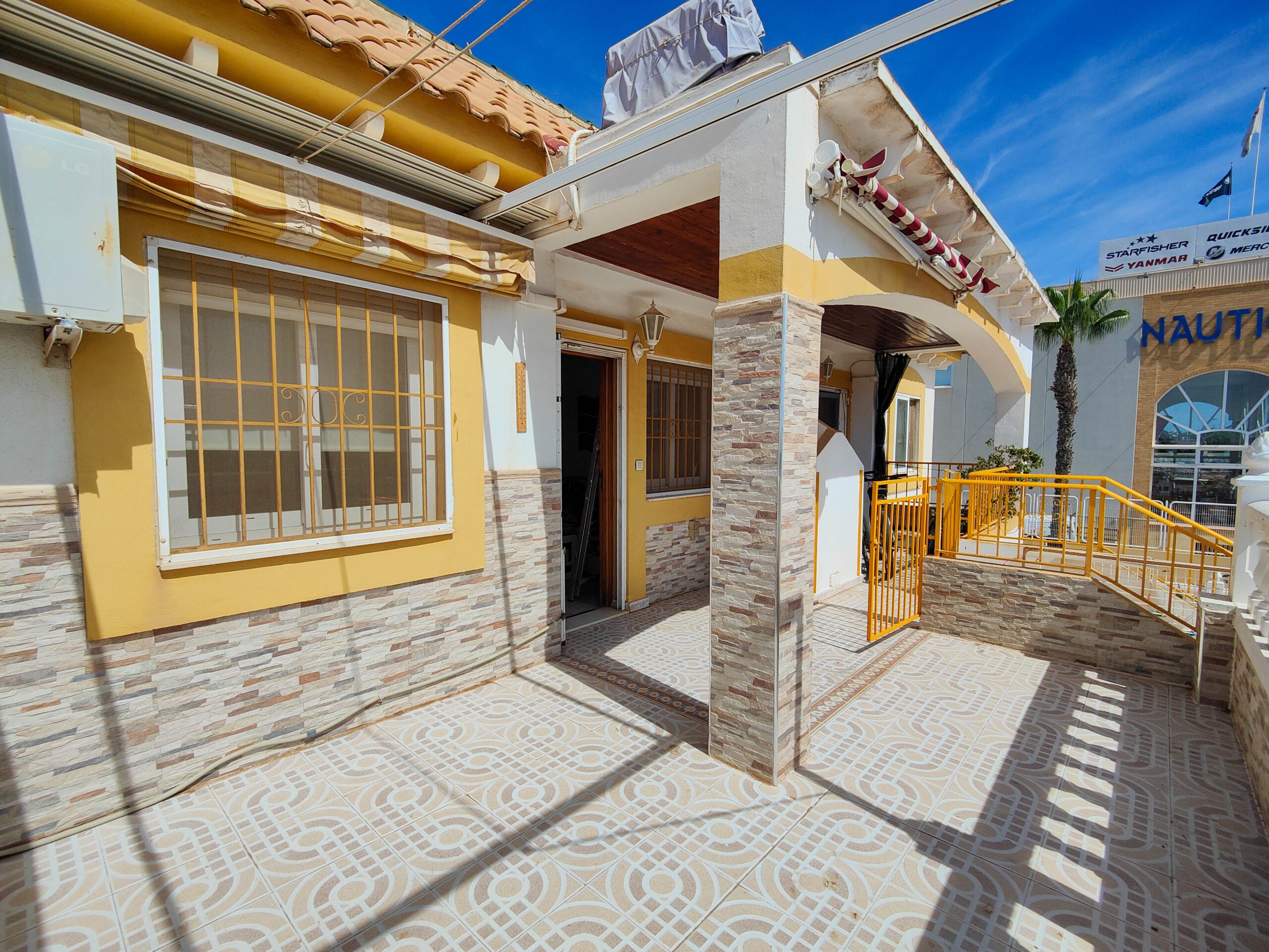 For sale - 3 Bedroom 1 Bathroom Penthouse in Torrevieja - Costa Blanca  - Alicante