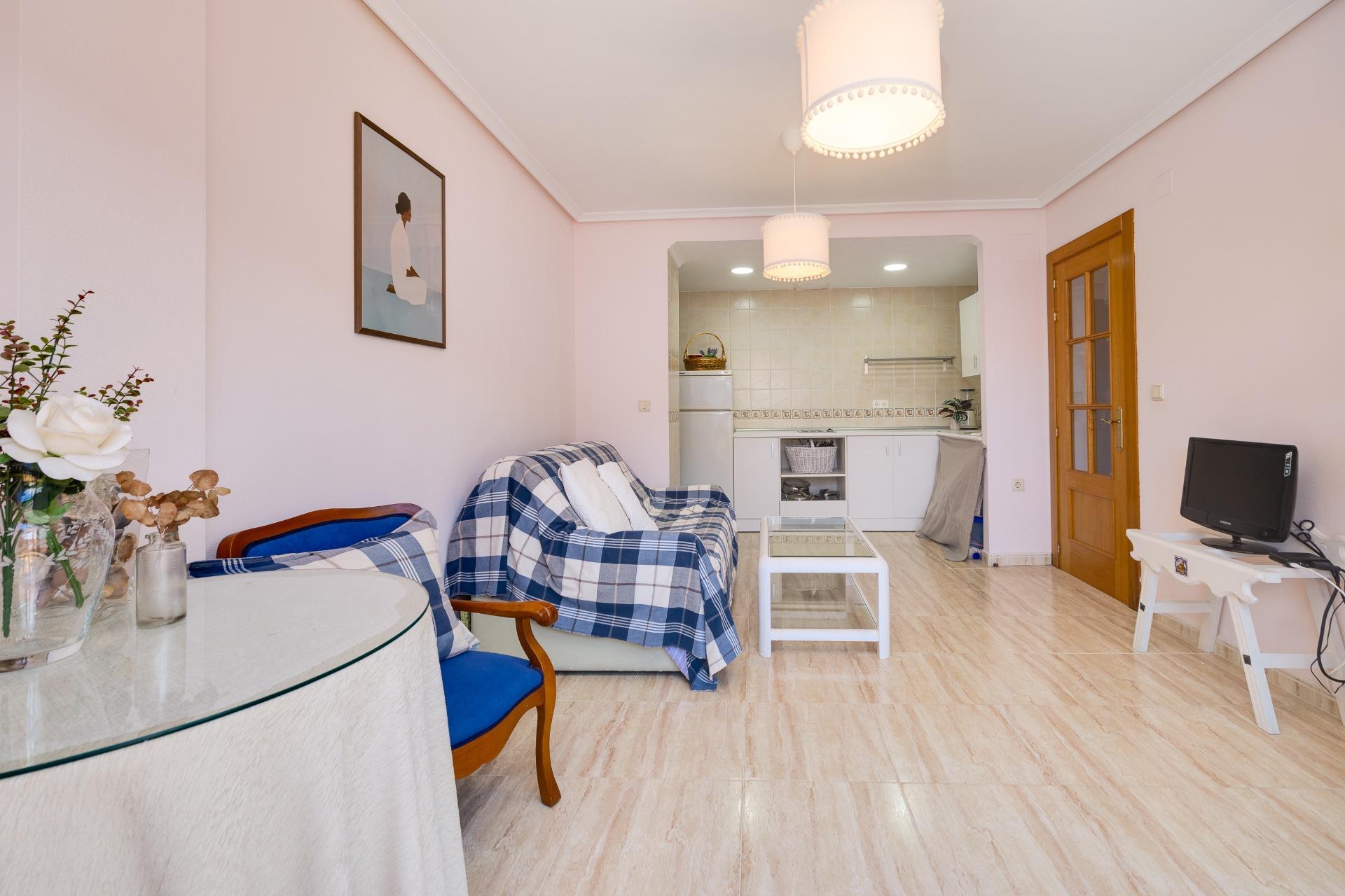 For sale - 2 Bedroom 1 Bathroom Penthouse in Torrevieja - Centro  - Alicante