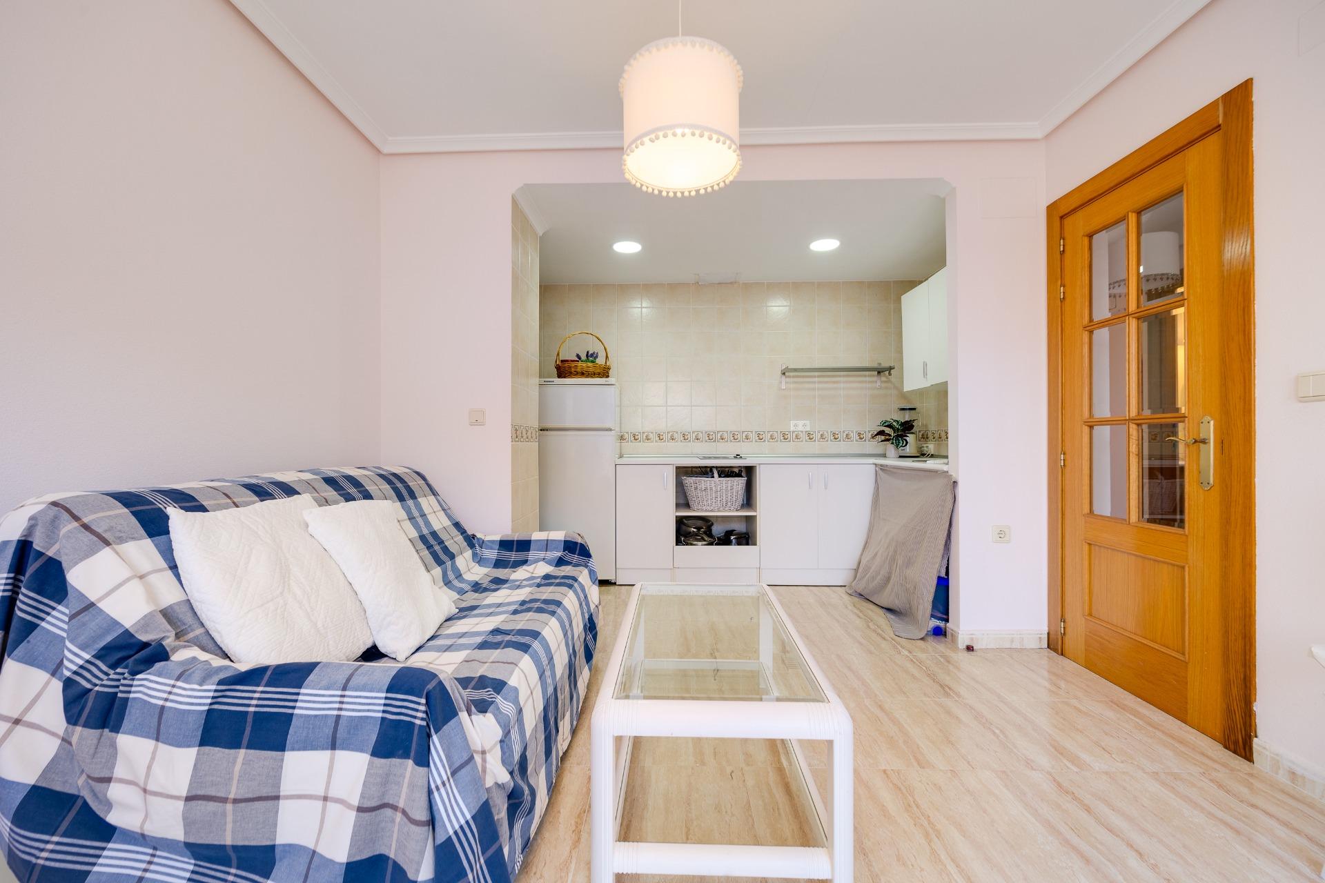 For sale - 2 Bedroom 1 Bathroom Penthouse in Torrevieja - Centro  - Alicante
